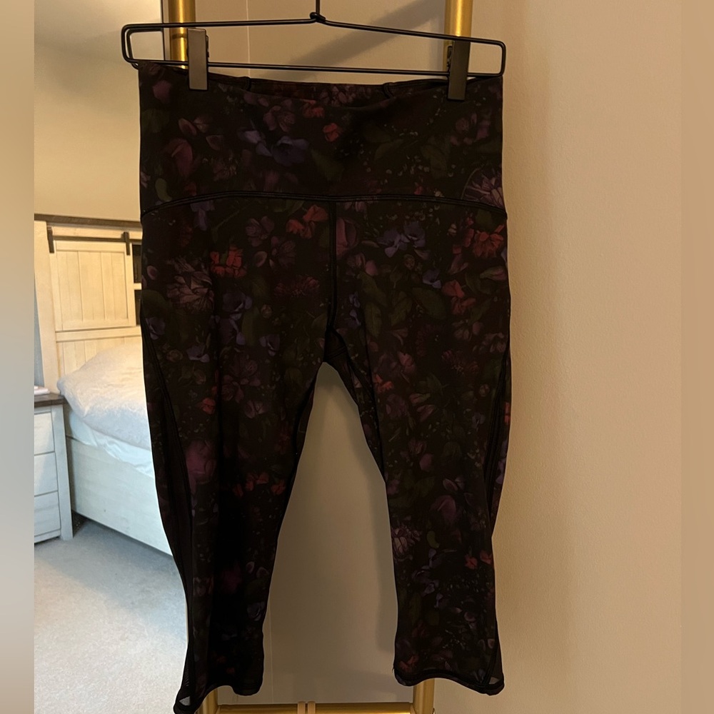 Lululemon cropped pants